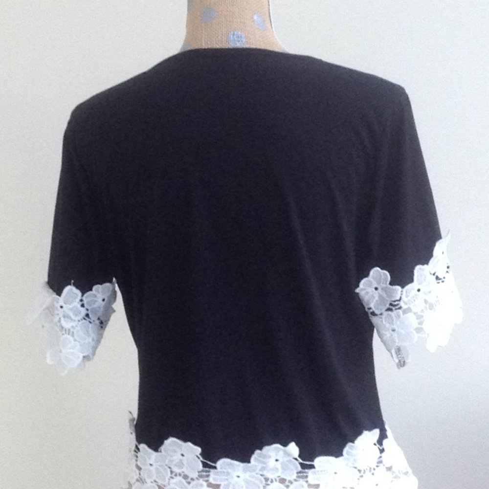 Black and lace Tunic - Picture 5 of 5